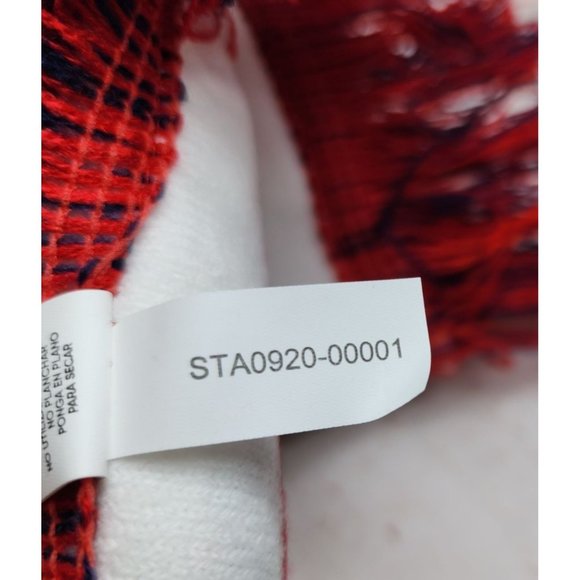 Stay Warm in Style with Foco Forever Collectibles NFL Patriots Scarf - Picture 7 of 11